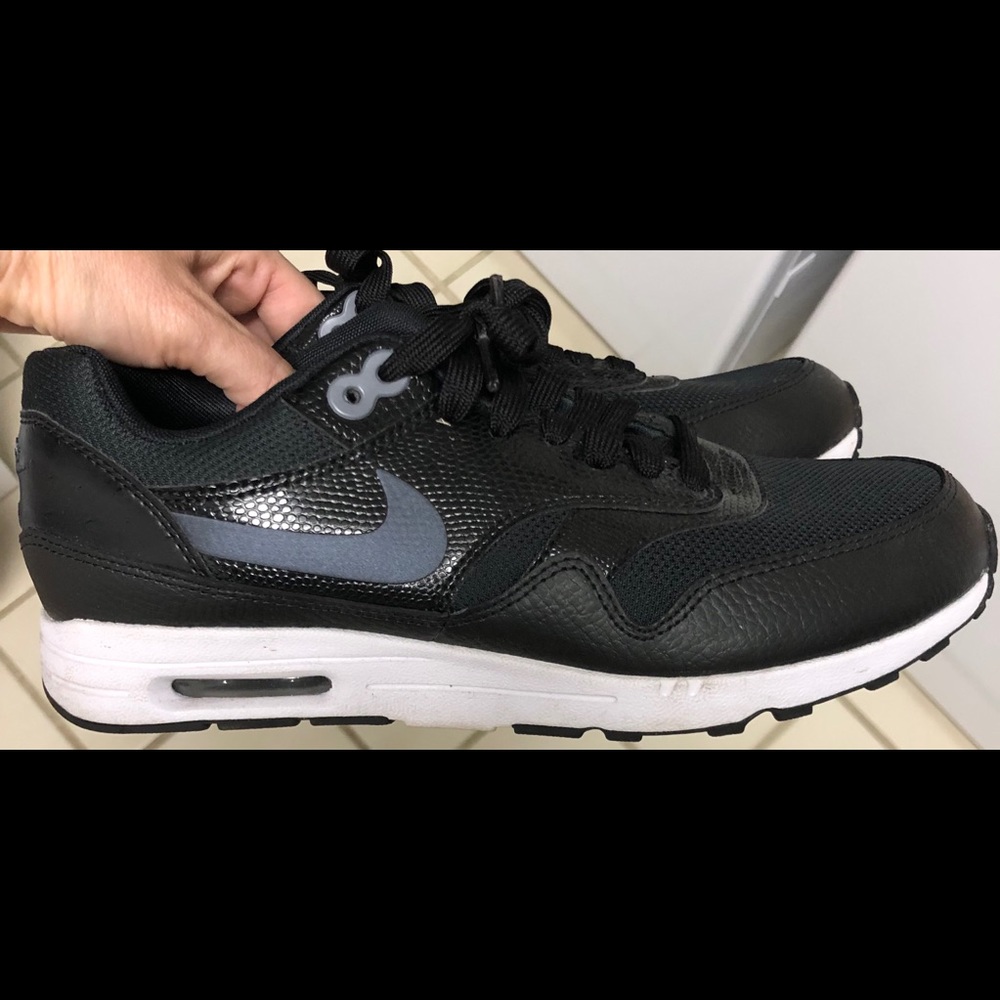 Nike Airmax size 8.5 worn 2x
